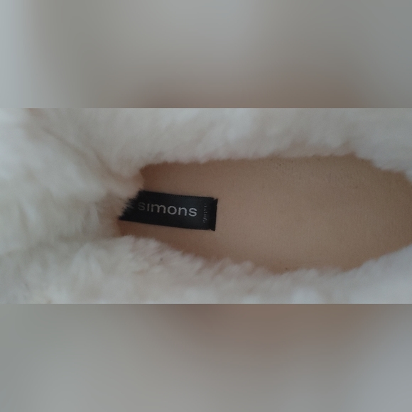 Simons Bootie Slippers - Picture 5 of 5